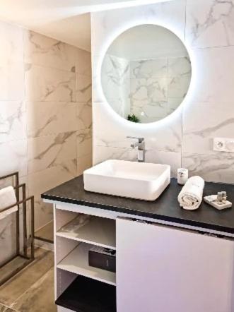 Majord'Home Spa 4*-L'Elegance-Balneo Vieille Ville Annecy Kültér fotó